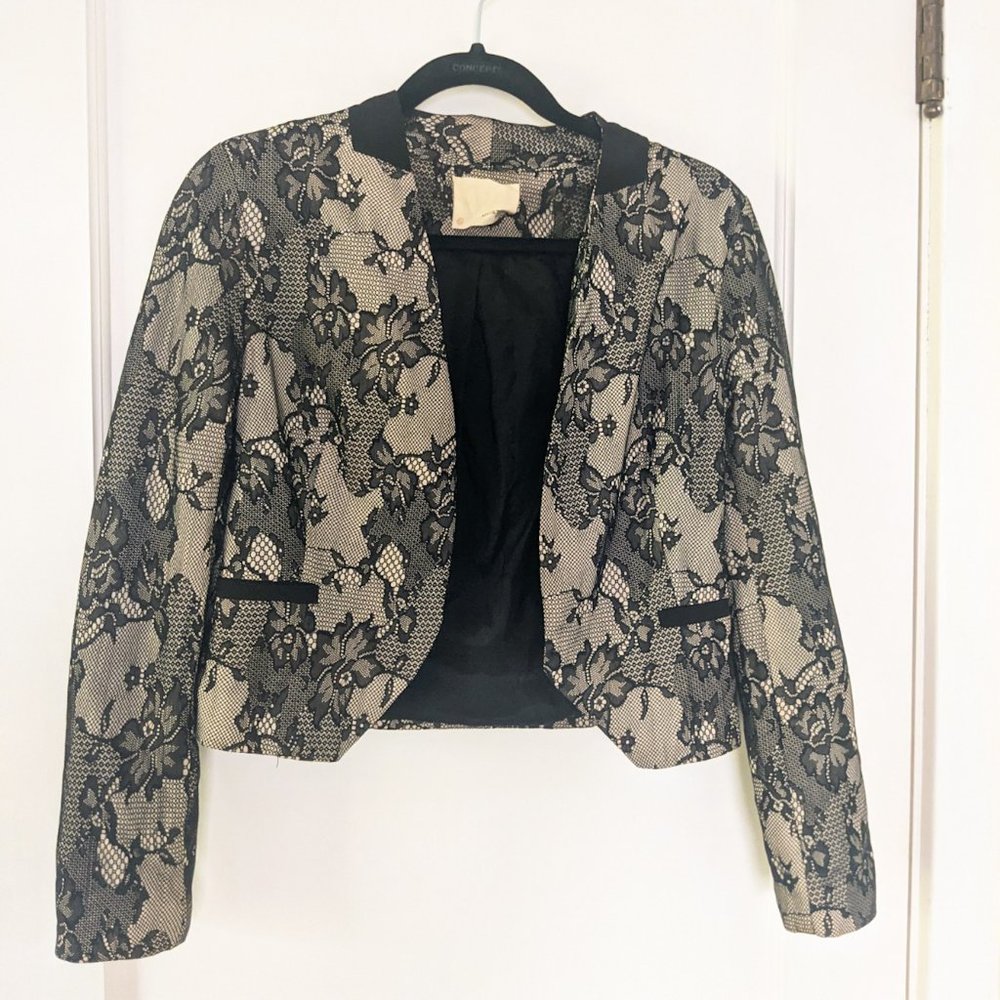 *EUC* Vintage Black and Nude Lace Luxury Blazer